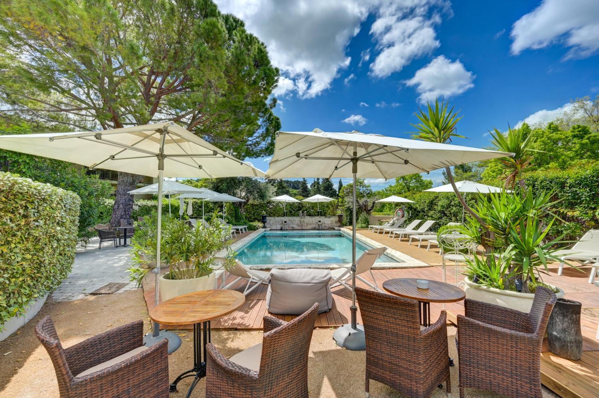 Hotel Bastide & Spa - Villa De 루르마랭 외부 사진